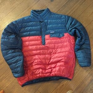 Patagonia Men's Blue and Red Puffer Jacket